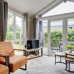 Modern Op De Veluwe Alpstuga