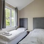 Alpstuga Modern Op De Veluwe