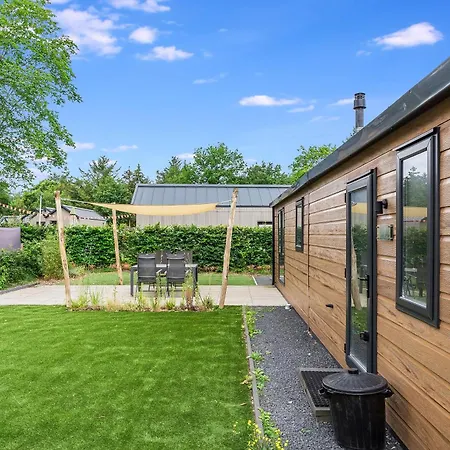 Modern Op De Veluwe Chalet *